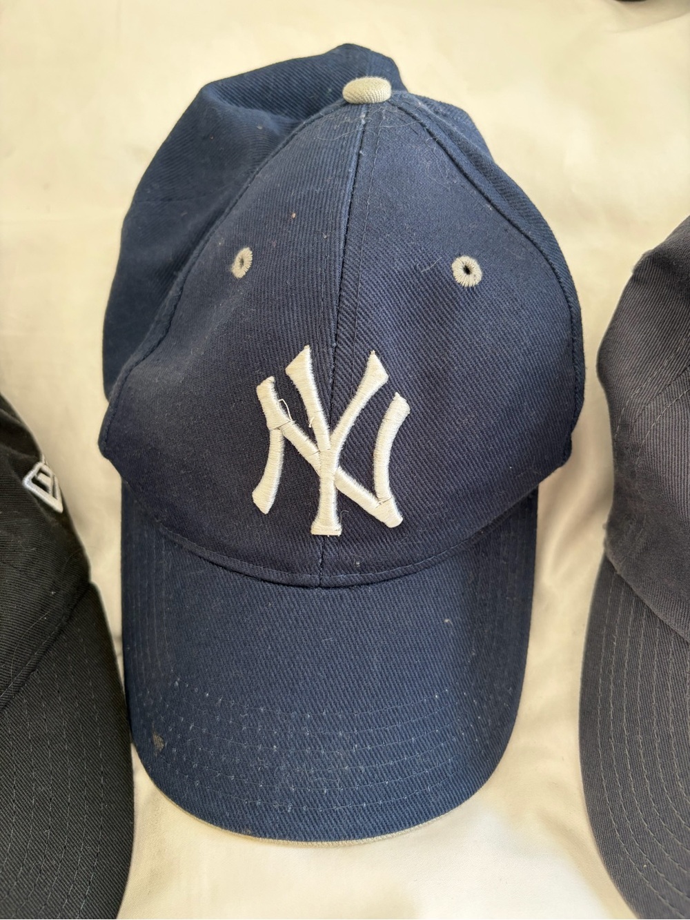 New York Yankees Navy Blue Embroidered Logo Cap